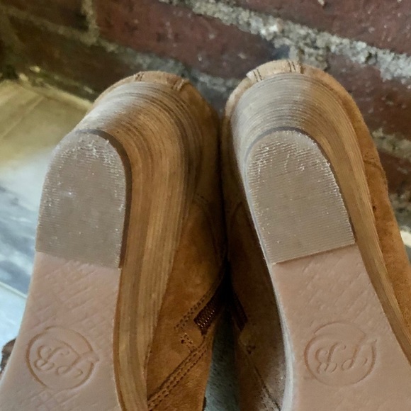 Lucky Brand Yelloh Female Booties - Picture 9 of 11